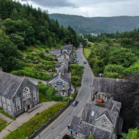 Hostel Base Camp Snowdonia, Gwersyll Cyntaf Eryri Betws-y-Coed Exterior foto